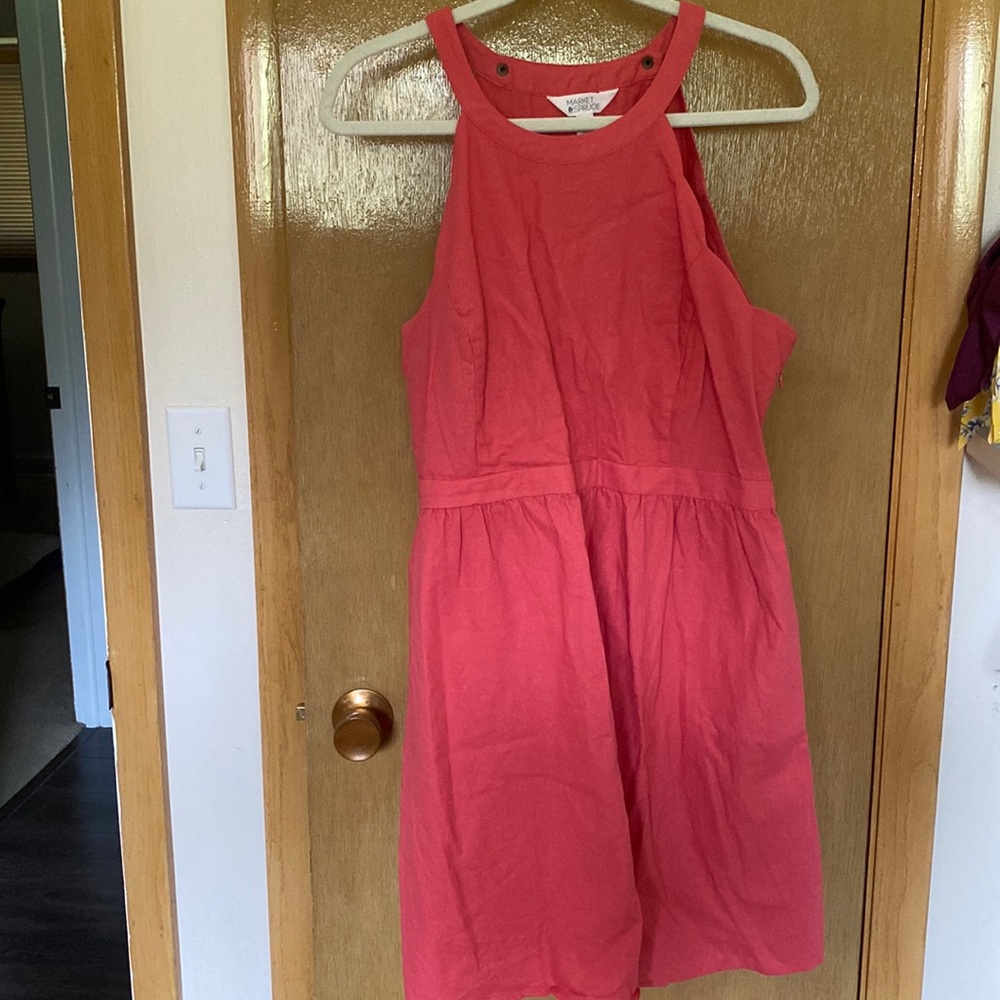 Great condition coral colored dress. size XXL - fits more like an XL.